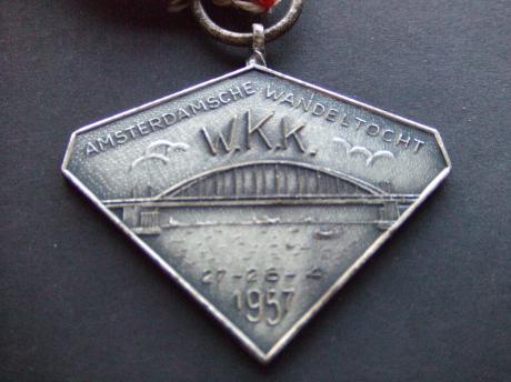 Amsterdam 1957 oude spoorbrug W.K.K